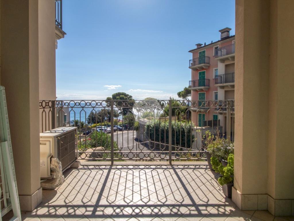 Two-room apartment Via G. D'Annunzio, Imperia - photo 3