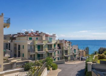 Two-room apartment Via G. D'Annunzio, Imperia - photo 19