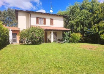 Villa Strada vic. Isola Grande, Sarezzano - foto 1