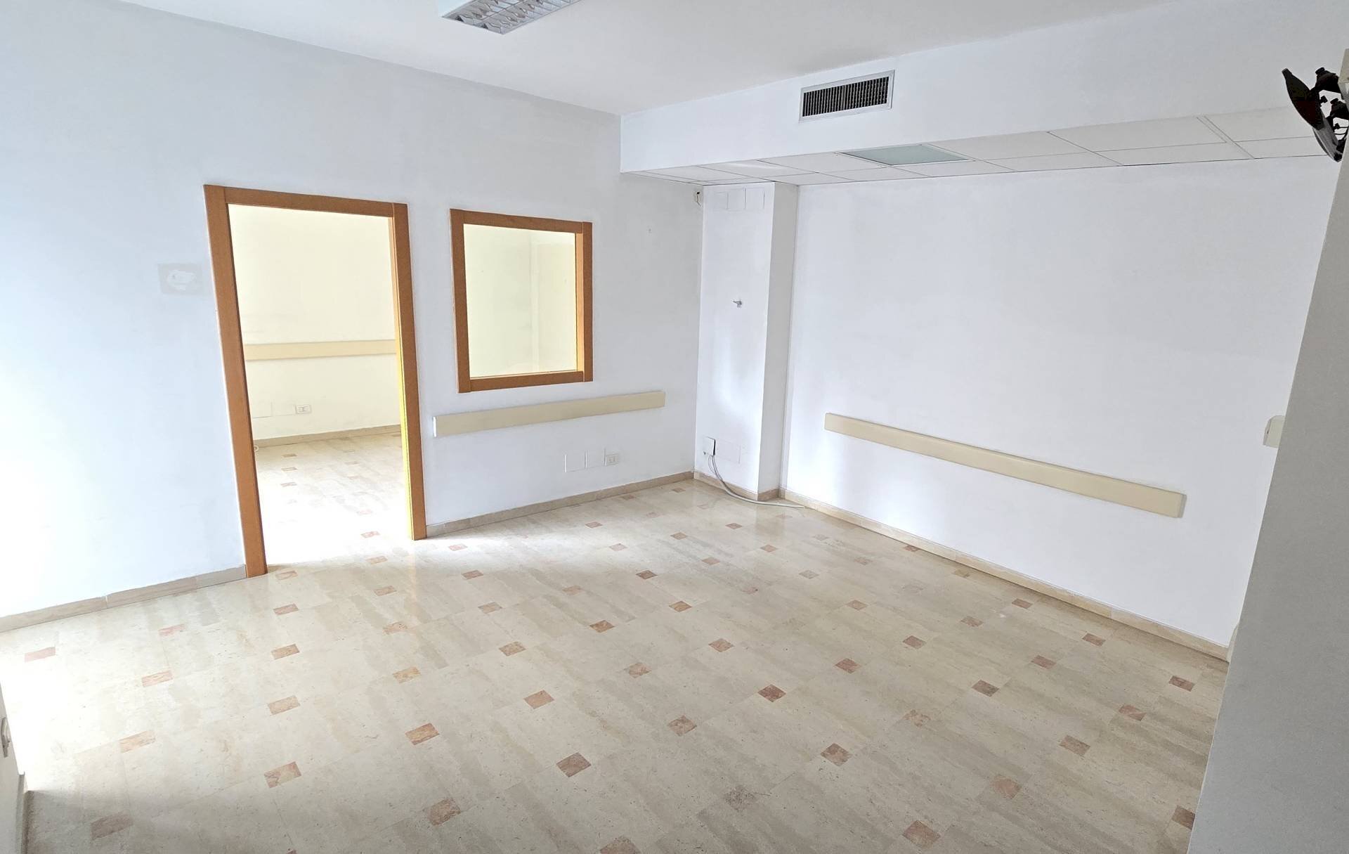 Foto 3 - Office Via Rodolfo Redi
 
3, Bari - photo 3