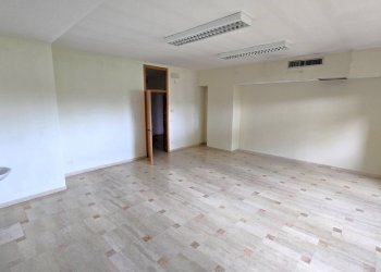 Foto 8 - Office Via Rodolfo Redi
 
3, Bari - photo 8