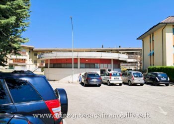 Foto 2 - Commercial Premises Maltignano - photo 2