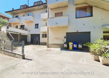 Foto 1 - Commercial Premises Folignano - photo 1