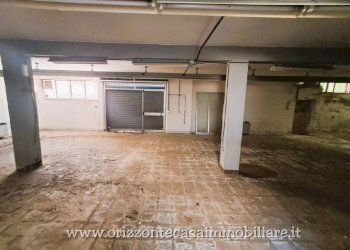 Foto 3 - Commercial Premises Folignano - photo 3