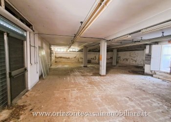 Foto 4 - Commercial Premises Folignano - photo 4