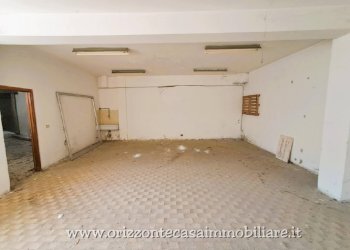 Foto 7 - Commercial Premises Folignano - photo 7