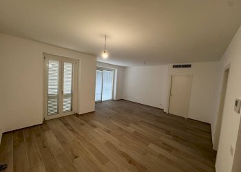 Foto 2 - Quadrilocale Piazza XXV Aprile
 
snc, Porto San Giorgio - foto 2