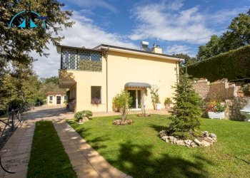 Foto 71 - Villa Castel dè Ceveri
 
13, Formello - foto 71