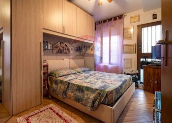 Camera / camera da letto - Trilocale vicolo Montello
 
8, Rho - foto 12