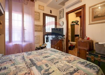 Camera / camera da letto - Trilocale vicolo Montello
 
8, Rho - foto 13