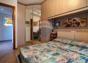 Camera / camera da letto - Trilocale vicolo Montello
 
8, Rho - foto 15