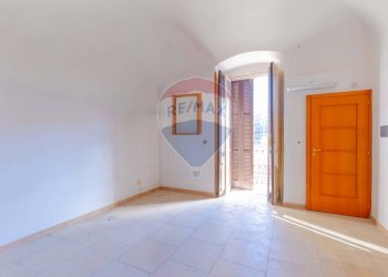 Stanza vuota - Bilocale Via Luigi Zuppetta
 
30, Bari - foto 9