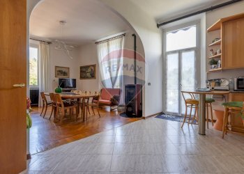 Sala da pranzo - Quadrilocale Viale Valganna
 
240, Varese - foto 10
