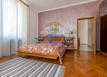 Camera / camera da letto - Quadrilocale Viale Valganna
 
240, Varese - foto 18