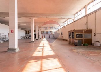 Parcheggio - Capannone Via Palermo
 
228, Palagonia - foto 15