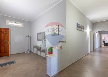 Hall / corridoio - Capannone Via Palermo
 
228, Palagonia - foto 28