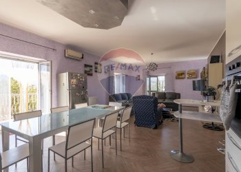 Sala da pranzo - Capannone Via Palermo
 
228, Palagonia - foto 31