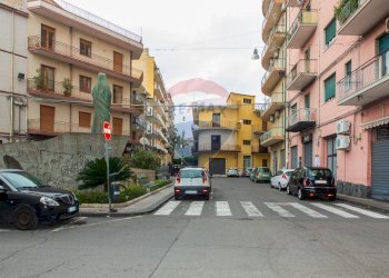 Edificio all\'aperto - Ufficio Piazza Madonna Della Pace
 
2, Acireale - foto 4
