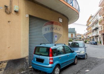 Edificio all\'aperto - Ufficio Piazza Madonna Della Pace
 
2, Acireale - foto 20