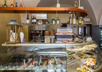 Bancone esposizione - Commercial Activity Via Cristoforo Colombo
101/103, Riposto - photo 11