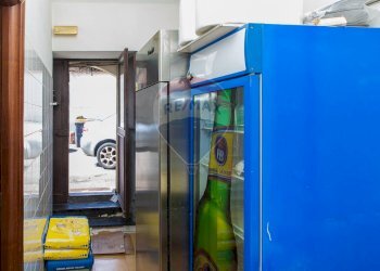 Laboratorio con ingresso sul retro - Commercial Activity Via Cristoforo Colombo
101/103, Riposto - photo 20