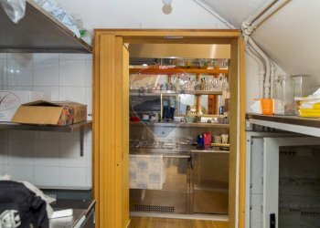 Dispensa di stoccaggio - Commercial Activity Via Cristoforo Colombo
101/103, Riposto - photo 22