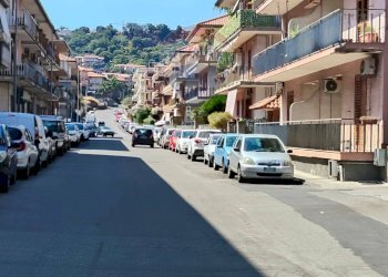 Edificio all\'aperto - Box Via Salvo D'acquisto
 
33, Aci Catena - foto 1