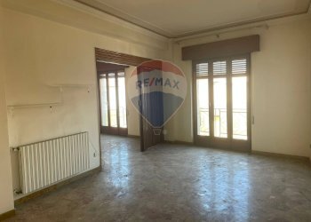 Stanza vuota - Appartamento via emanuele bellia
 
11, Paterno - foto 1