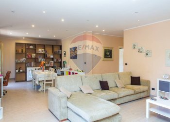 Sala da pranzo - Casa semi indipendente Via Brescia
 
15, Catania - foto 2