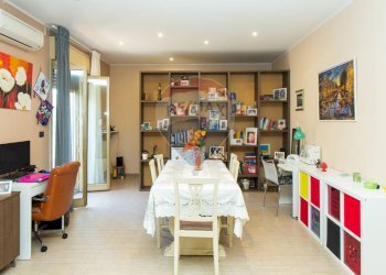 Sala da pranzo - Casa semi indipendente Via Brescia
 
15, Catania - foto 3