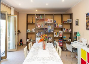 Sala da pranzo - Casa semi indipendente Via Brescia
 
15, Catania - foto 6