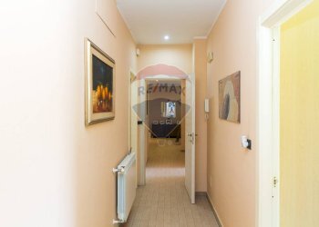 Hall / corridoio - Casa semi indipendente Via Brescia
 
15, Catania - foto 20