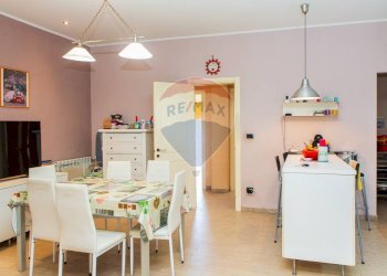 Sala da pranzo - Casa semi indipendente Via Brescia
 
15, Catania - foto 33