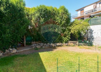 Giardino - Casa semi indipendente Via Brescia
 
15, Catania - foto 50