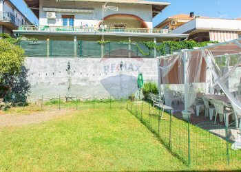 Giardino - Casa semi indipendente Via Brescia
 
15, Catania - foto 54