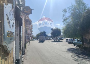 Edificio all\'aperto - Attività Commerciale Via Pietra Dell'ova
 
100, Catania - foto 5