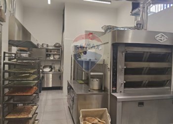 Cucina - Attività Commerciale Via Pietra Dell'ova
 
100, Catania - foto 14