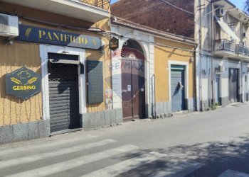 Edificio all\'aperto - Attività Commerciale Via Pietra Dell'ova
 
100, Catania - foto 29