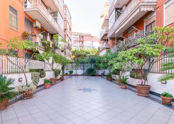 Terrazza - Quadrilocale Via Matteo Ricci
 
14, Catania - foto 3