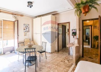 Sala da pranzo - Quadrilocale Via Matteo Ricci
 
14, Catania - foto 8