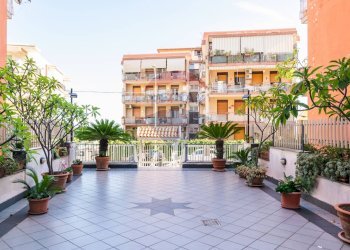 Edificio all\'aperto - Quadrilocale Via Matteo Ricci
 
14, Catania - foto 29