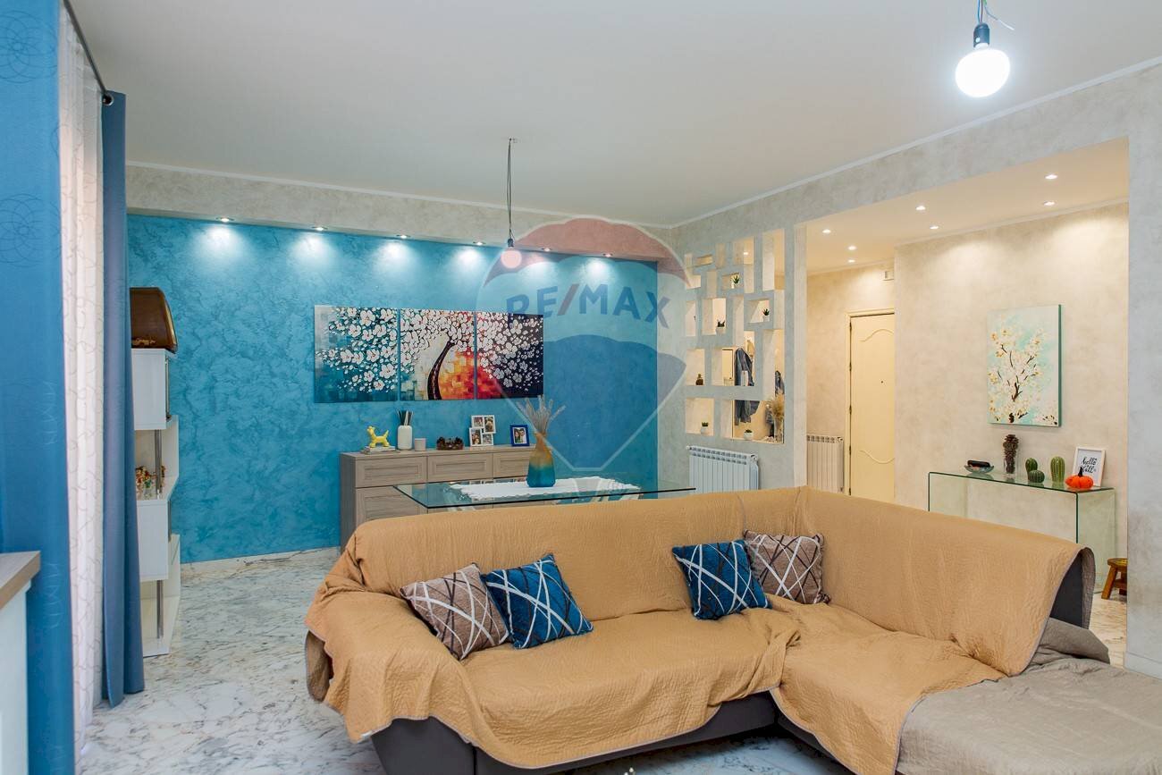 Salone - Appartamento Via Alessandro Manzoni
 
197, Misterbianco - foto 1