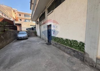 Edificio all\'aperto - Negozio michele leonardi greco
100, Santa Maria di Licodia - foto 2