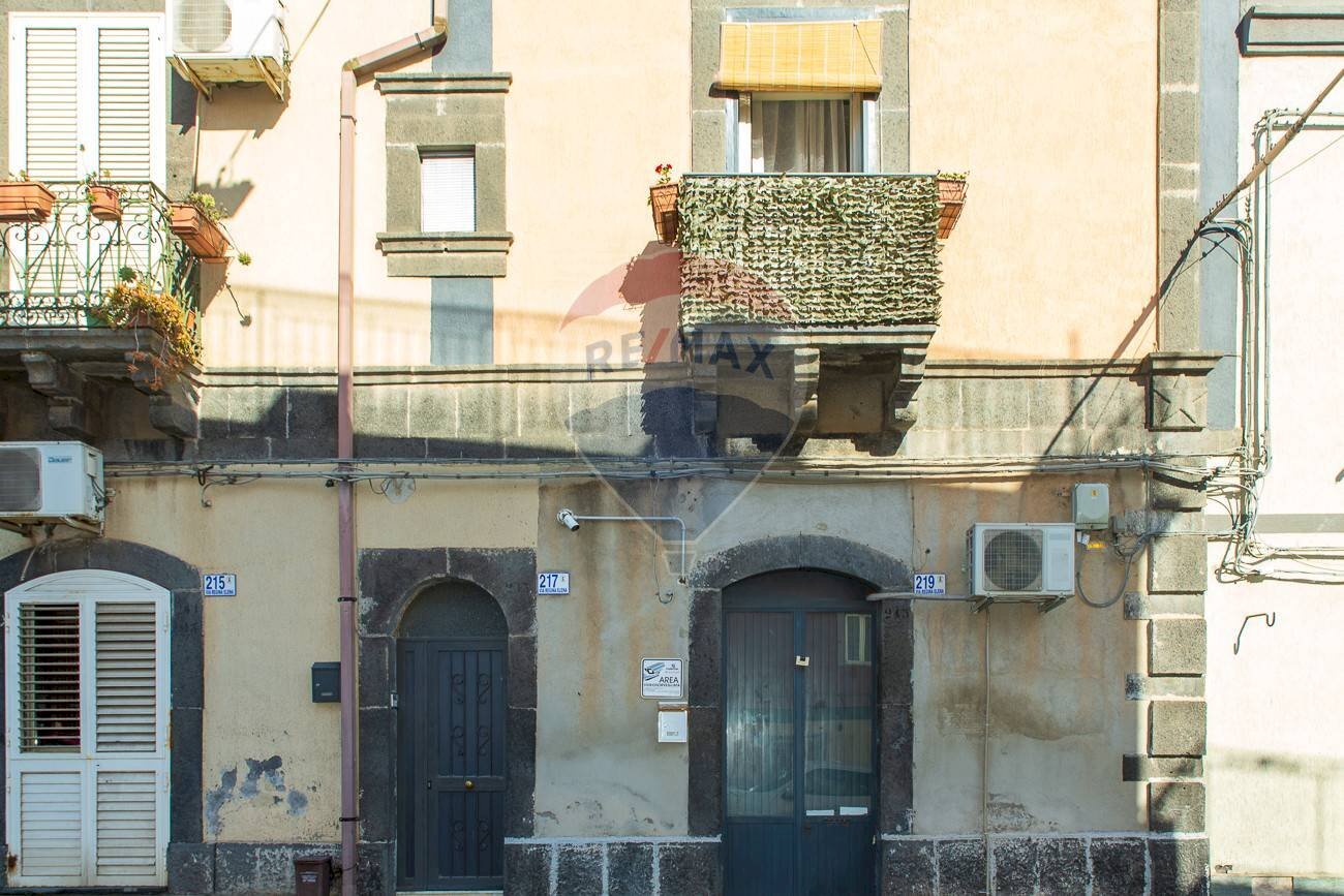 Edificio all\'aperto - Casa semi indipendente Via Regina Elena
 
217, Motta Sant'Anastasia - foto 1