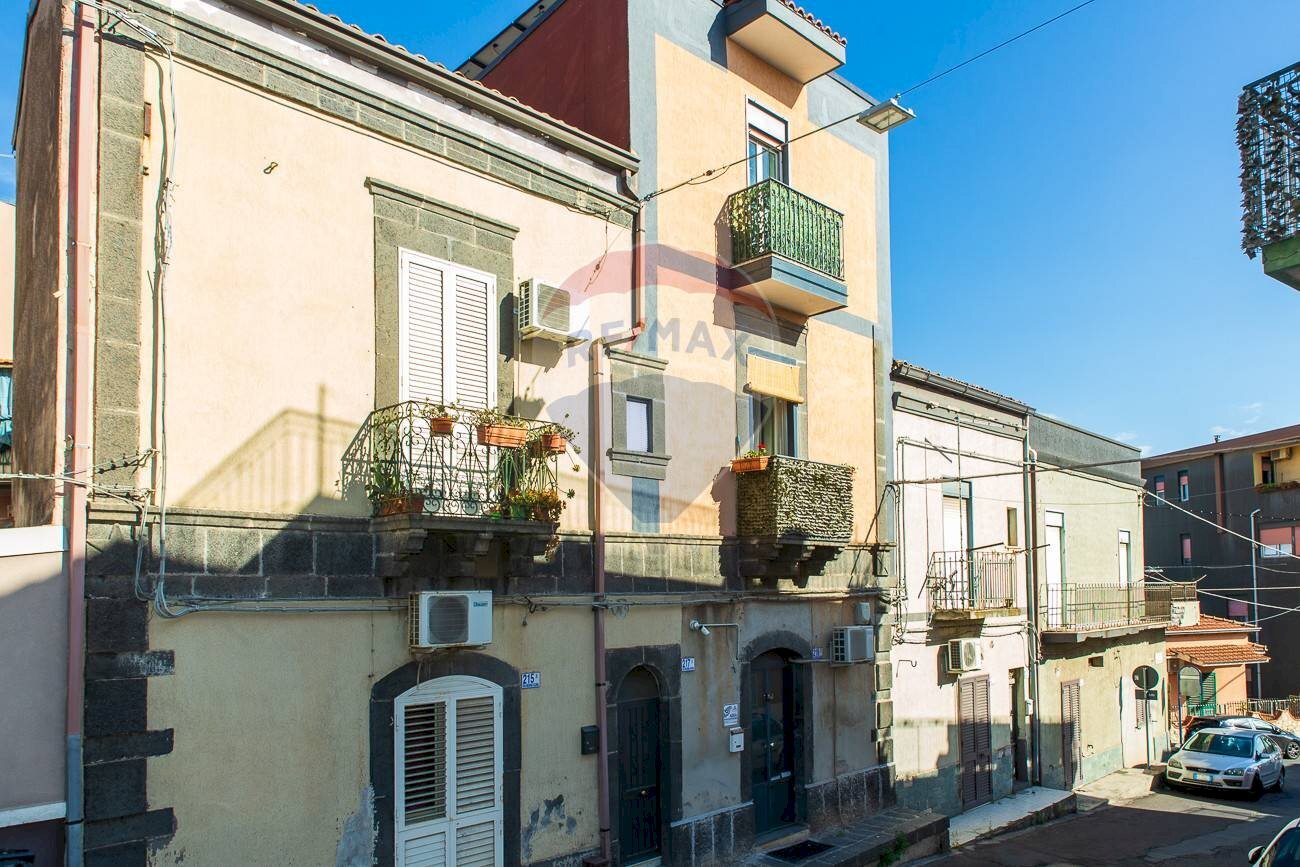 Edificio all\'aperto - Casa semi indipendente Via Regina Elena
 
217, Motta Sant'Anastasia - foto 2