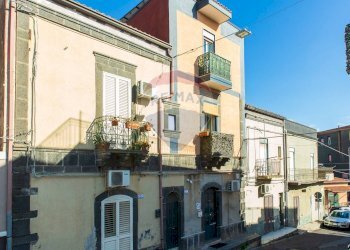 Edificio all\'aperto - Casa semi indipendente Via Regina Elena
 
217, Motta Sant'Anastasia - foto 2