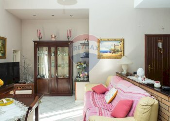 Sala da pranzo - Casa semi indipendente Via Regina Elena
 
217, Motta Sant'Anastasia - foto 4