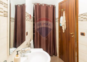 Bagno - Casa semi indipendente Via Regina Elena
 
217, Motta Sant'Anastasia - foto 13