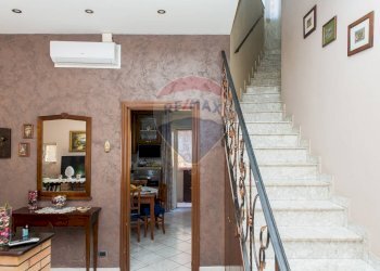 Scale - Casa semi indipendente Via Regina Elena
 
217, Motta Sant'Anastasia - foto 17