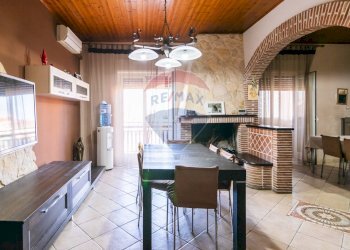 Sala da pranzo - Appartamento Via Enrico Fermi
 
8, Catania - foto 7